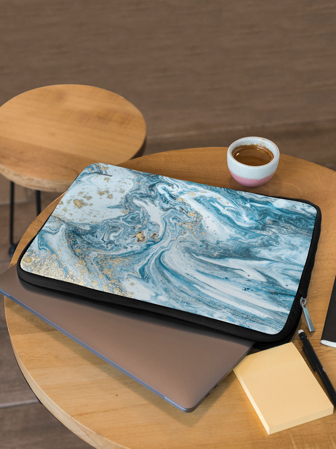 Marble laptop outlet case