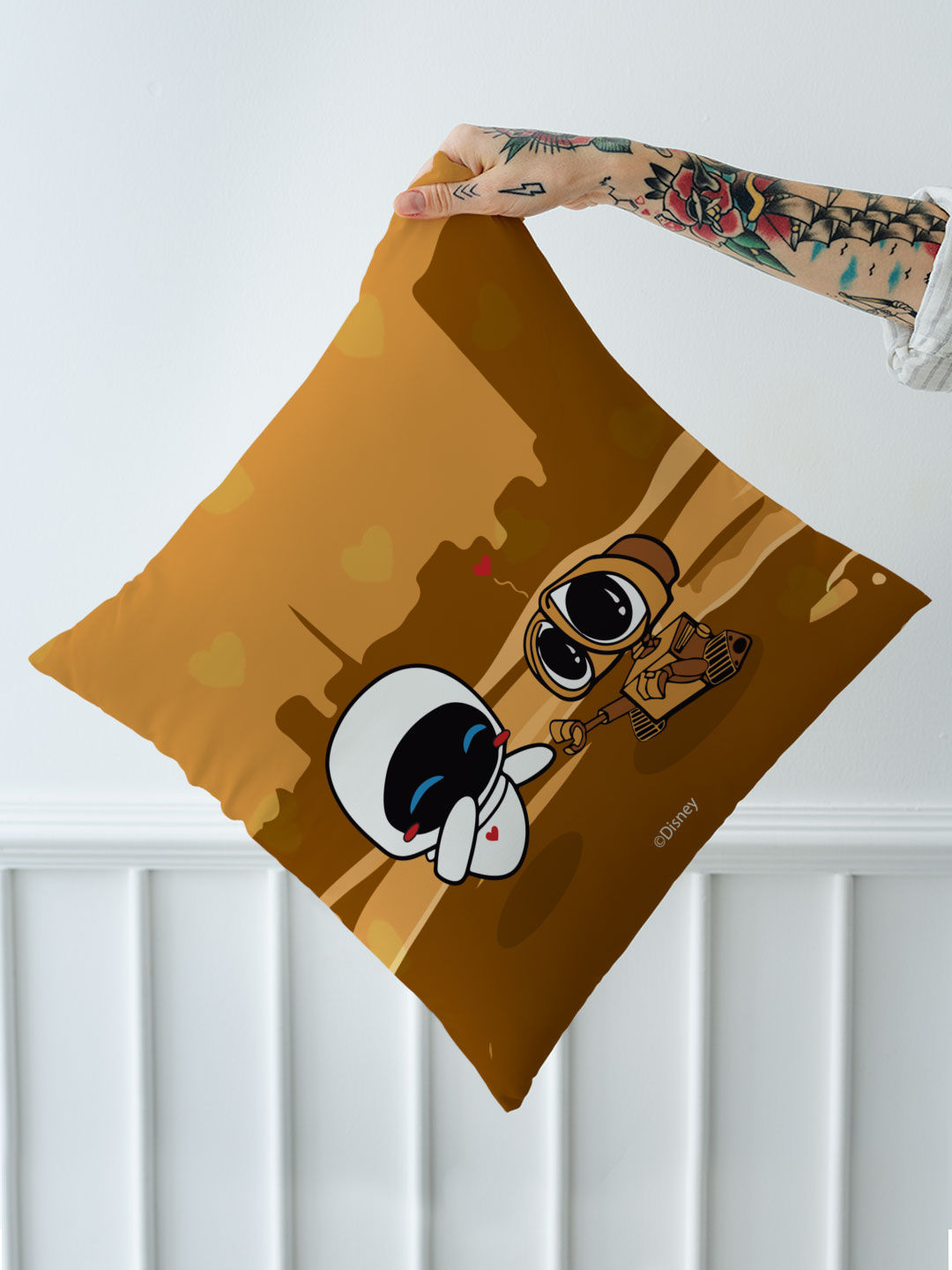 Valentine Wall e - Square Pillow