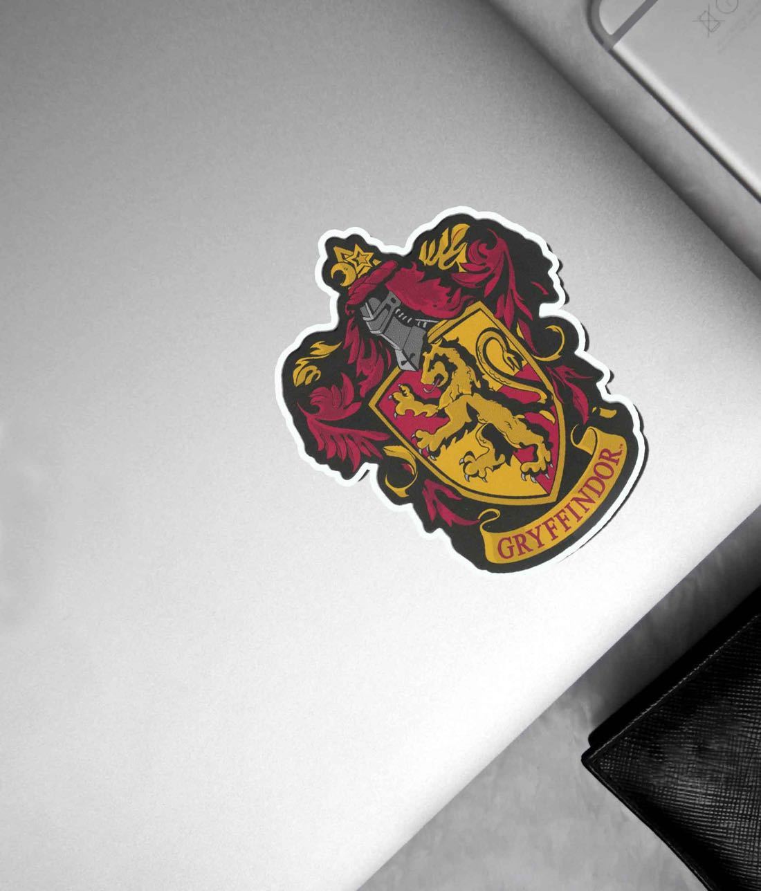 Crest Gryffindor - Macmerise Stickon Small