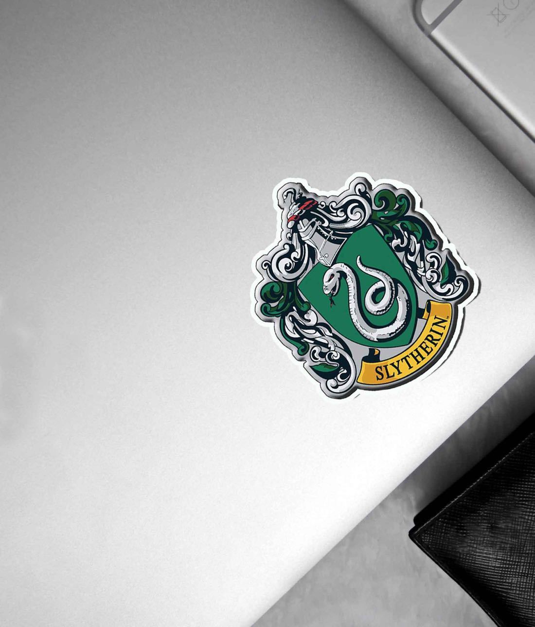 Crest Slytherin - Macmerise Stickon Small