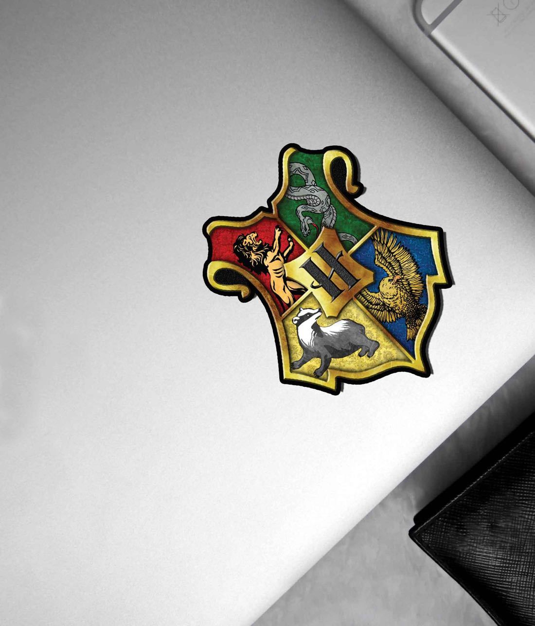 Hogwarts Sigil - Macmerise Stickon Small