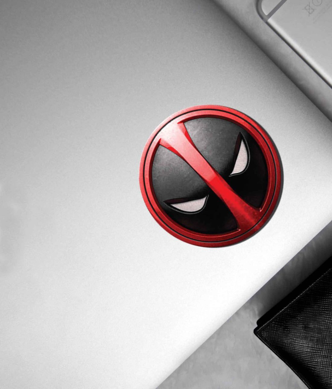 Minimalistic Deadpool - Macmerise Stickon Small